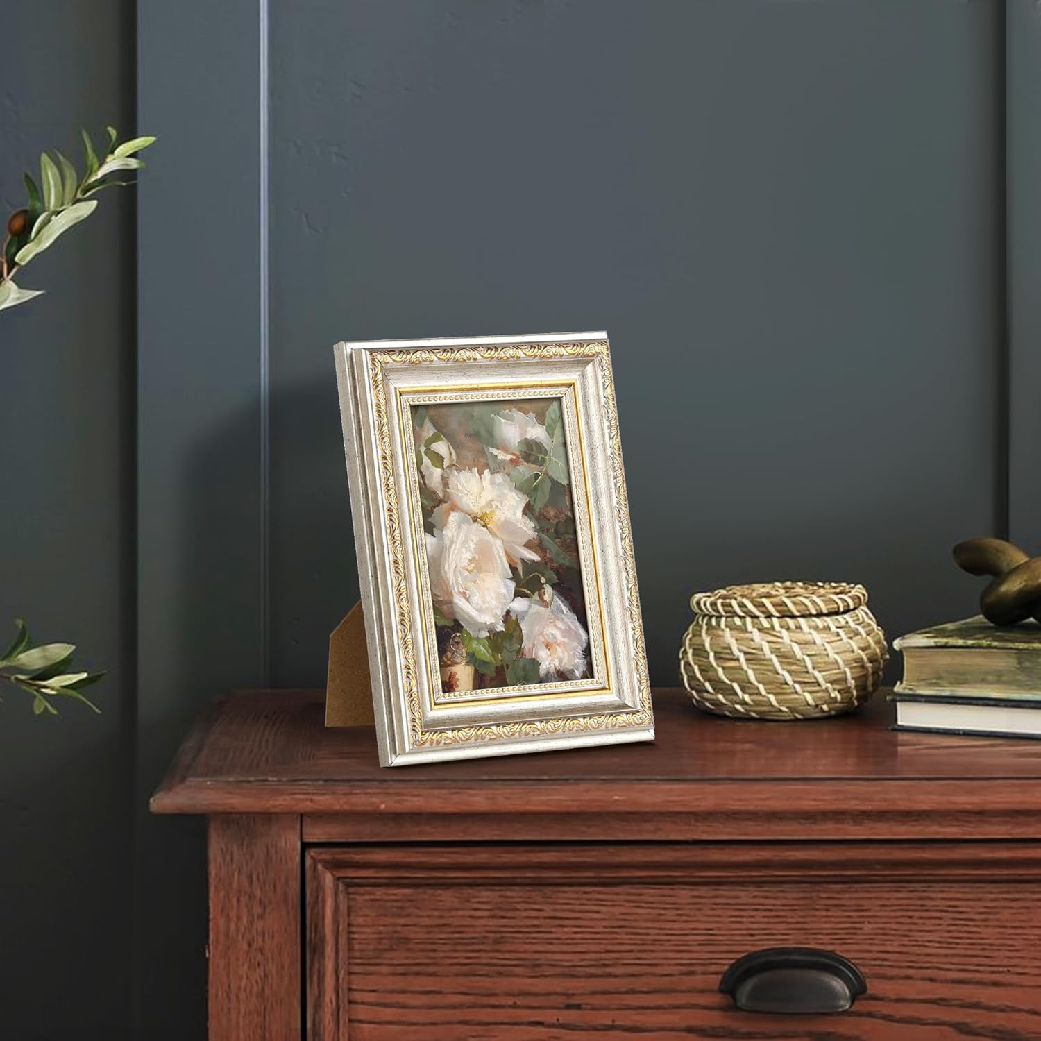 upsimples 4x6 Picture Frame with Real Glass, Ornate Vintage 4 x 6 Photo Frames for Wall Decor or Tabletop Display, White and Gold, 2 Pack