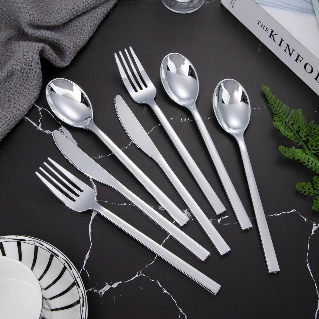 DaYammi 100Pcs Gold Plastic Spoons, Disposable Silverware, plastic Cutlery Heavy Duty Disposable Flatware Dinnerware Perfect for Dinner Parties, Gold disposable Spoons for Party Wedding Dinner