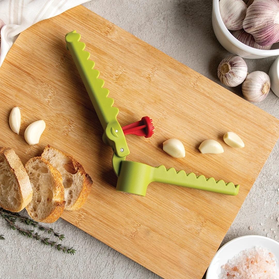 OTOTO Gracula Garlic Crusher, Garlic Mincer, Also for Ginger, Nuts, Chili, Herbs - Twist Top Mincer & Easy Squeeze Manual Press Peeler, Goth Gifts
