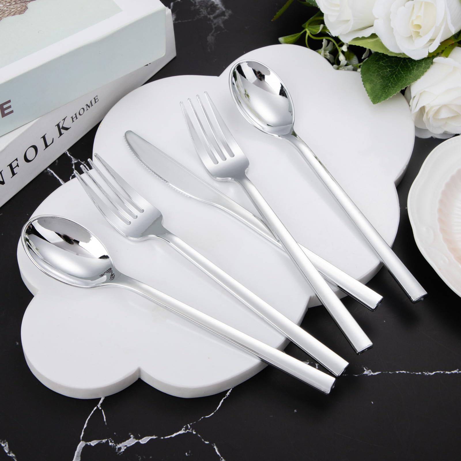 DaYammi 100Pcs Gold Plastic Spoons, Disposable Silverware, plastic Cutlery Heavy Duty Disposable Flatware Dinnerware Perfect for Dinner Parties, Gold disposable Spoons for Party Wedding Dinner
