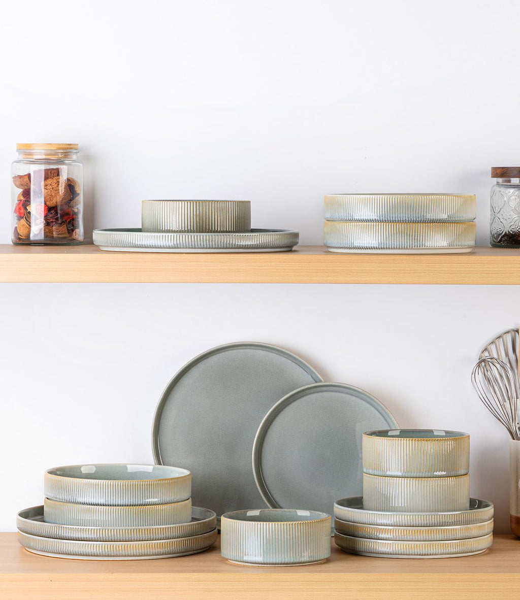 TheTerra Ceramic Dinnerware Sets for 4, 12 Pieces Porcelain Lightweight Speckled Plates and Bowls Sets, Scratch Resistant Dish Set, Oven & Microwave & Dishwasher Safe