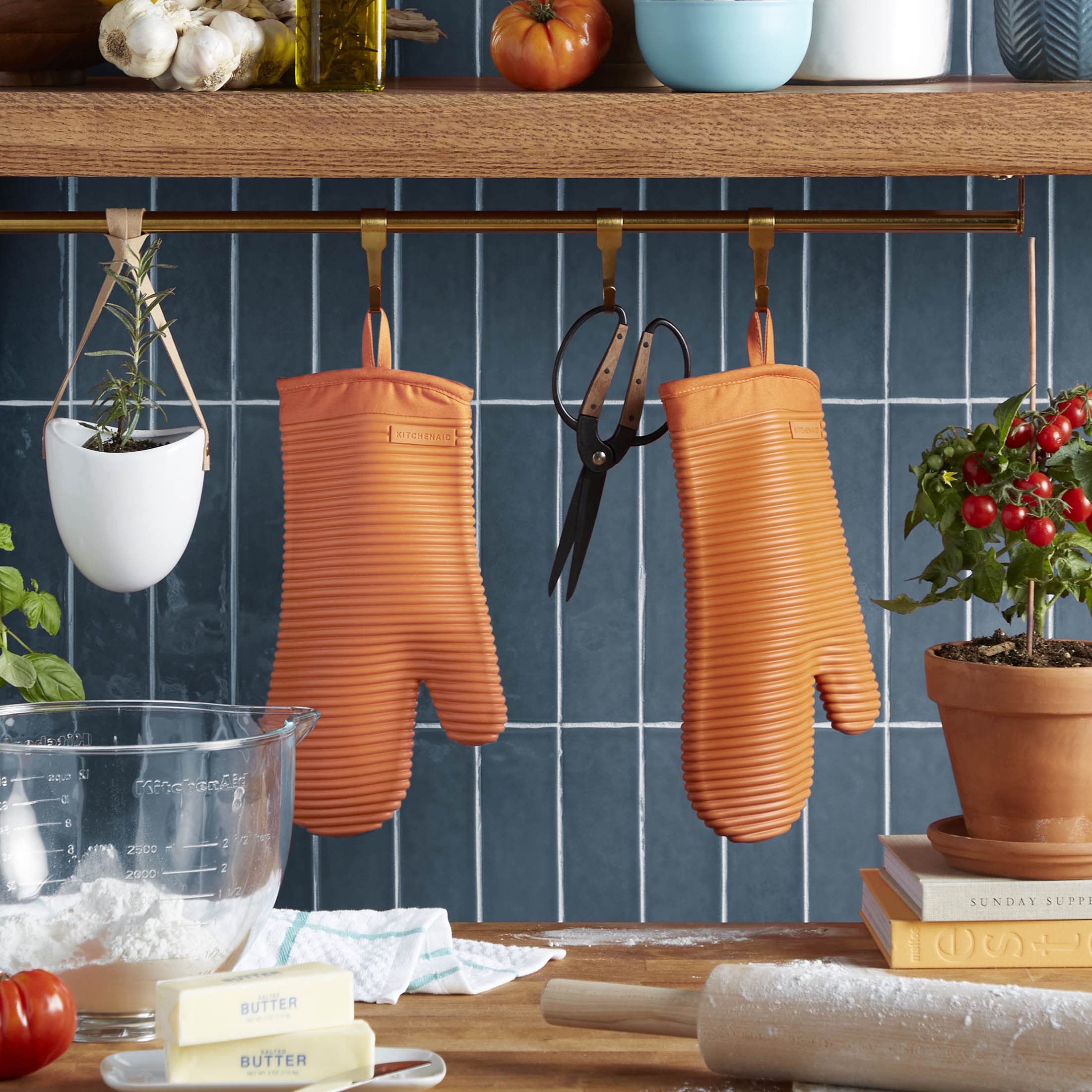 KITCHENAID Ribbed Soft Silicone Oven Mitt 2-Pack Set, 7.5"x13", Milkshake