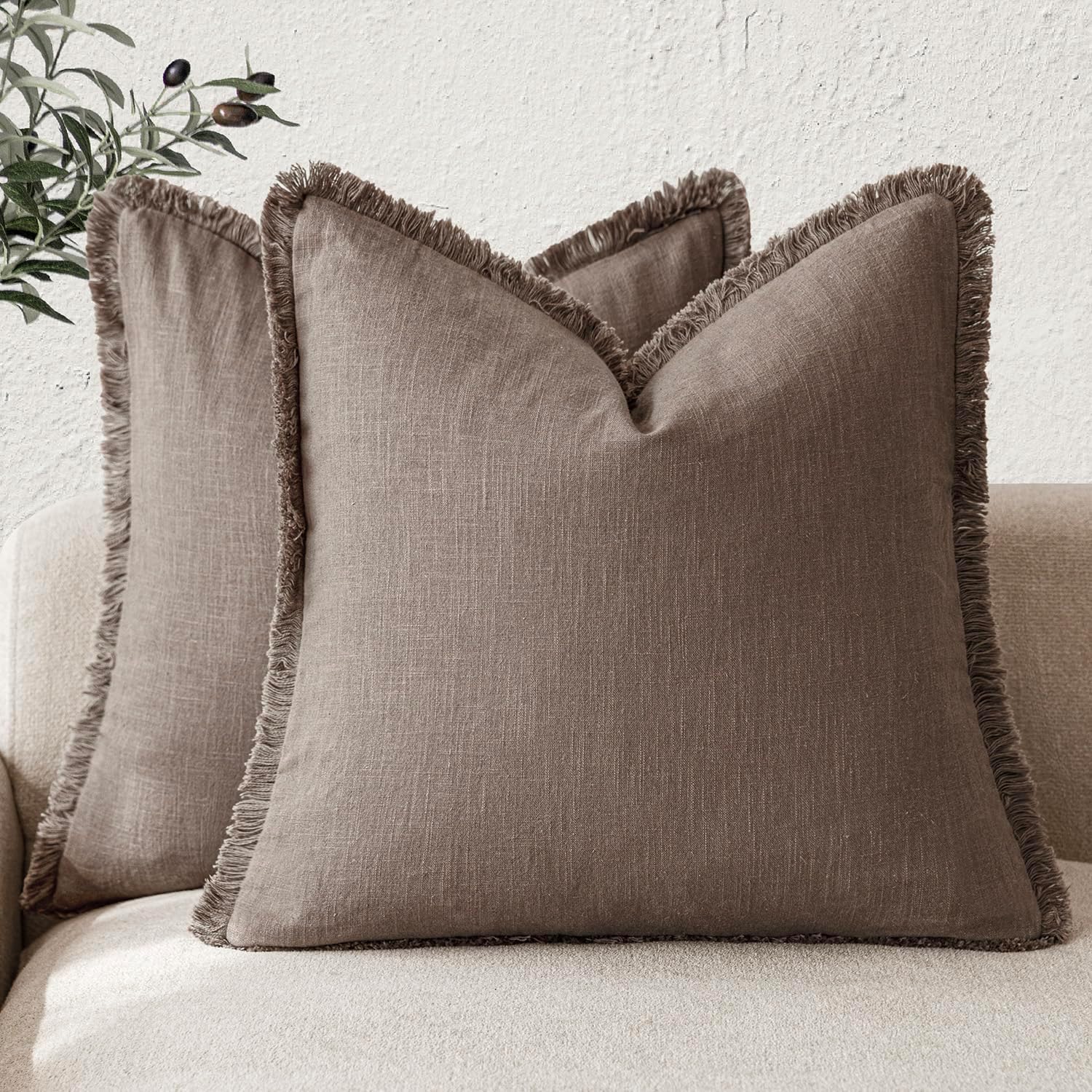 Foindtower Set of 2 Decorative Linen Fringe Throw Pillow Covers Cozy Boho Farmhouse Cushion Cover with Tassels Soft Accent Pillowcase for Couch Sofa Bed Living Room Home Decor,18×18 Inch,Navy Blue