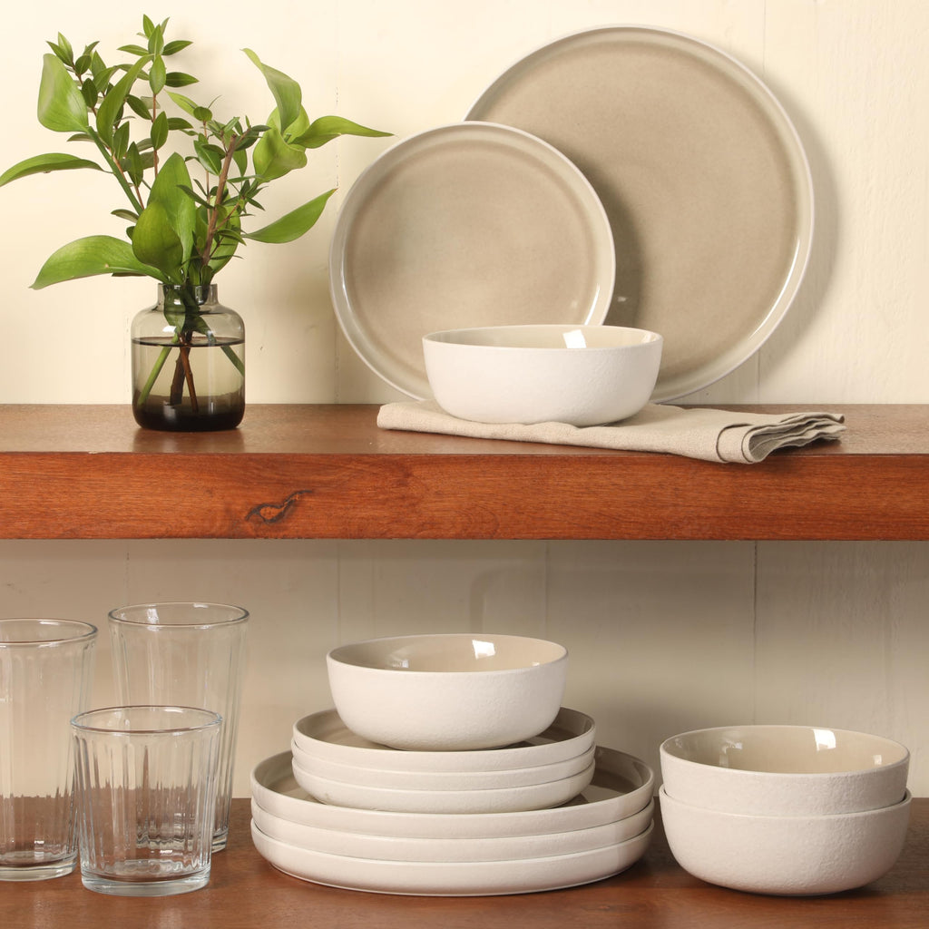 Gibson Elite Soho Lounge Square 16-Piece Dinnerware Set, Service for 4, Reactive Glaze Stoneware Plates and Bowls, Modern Dishes, Microwave & Dishwasher Safe – Red and Black