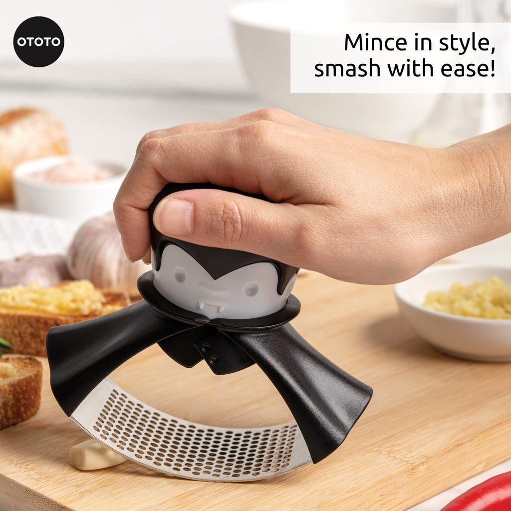 OTOTO Gracula Garlic Crusher, Garlic Mincer, Also for Ginger, Nuts, Chili, Herbs - Twist Top Mincer & Easy Squeeze Manual Press Peeler, Goth Gifts