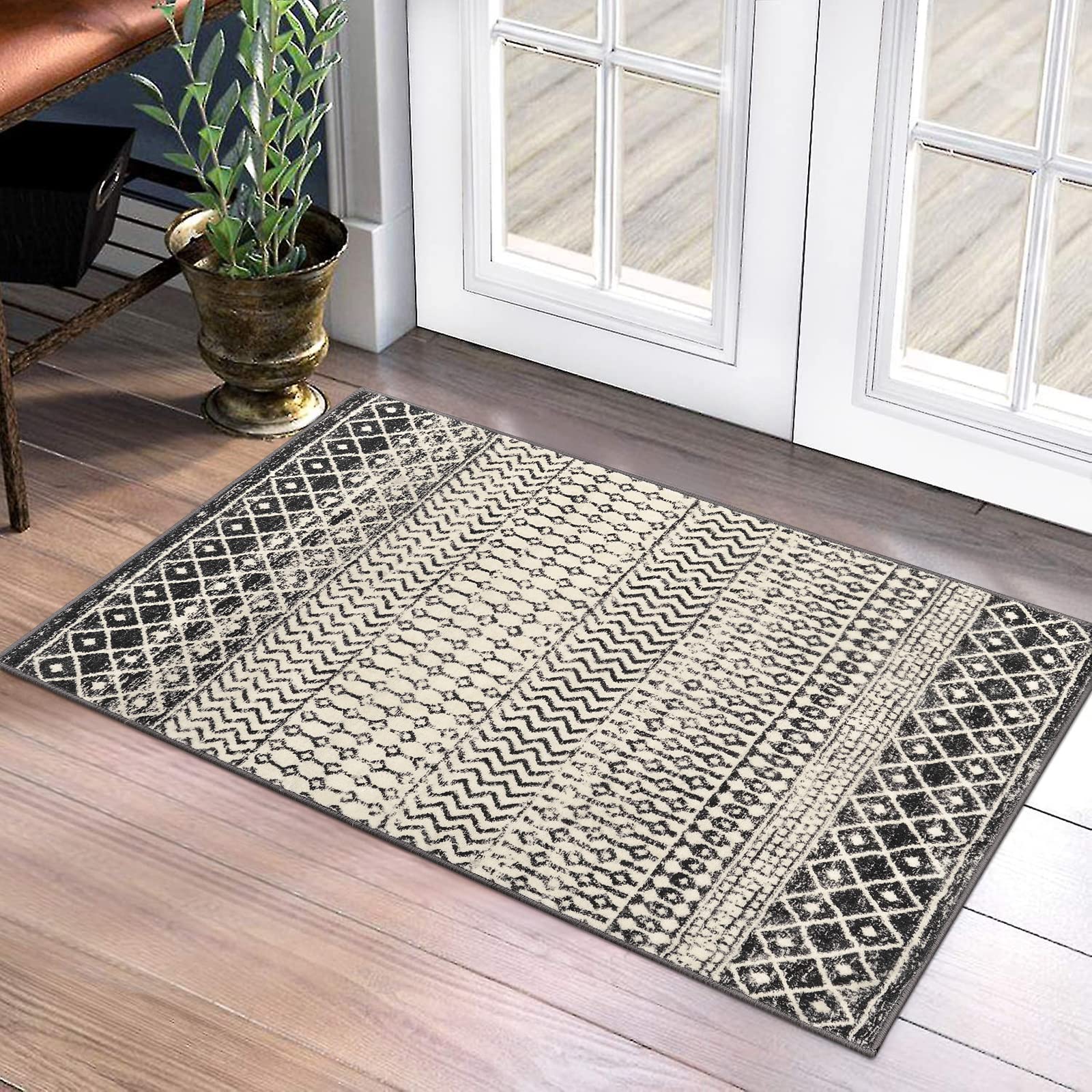 Moroccan Washable Rugs, 2x3 Light Grey Rug Non-Slip Small Distressed Entryway Rugs, Soft Low-Pile Bedroom Rug Indoor Doormat Carpet for Entryway Kitchen Bathroom