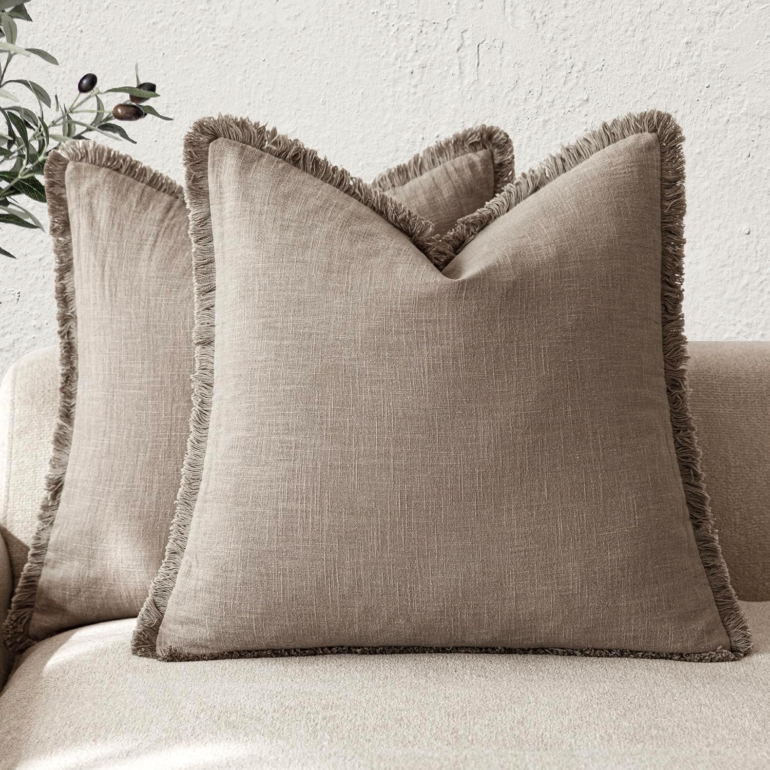 Foindtower Set of 2 Decorative Linen Fringe Throw Pillow Covers Cozy Boho Farmhouse Cushion Cover with Tassels Soft Accent Pillowcase for Couch Sofa Bed Living Room Home Decor,18×18 Inch,Navy Blue
