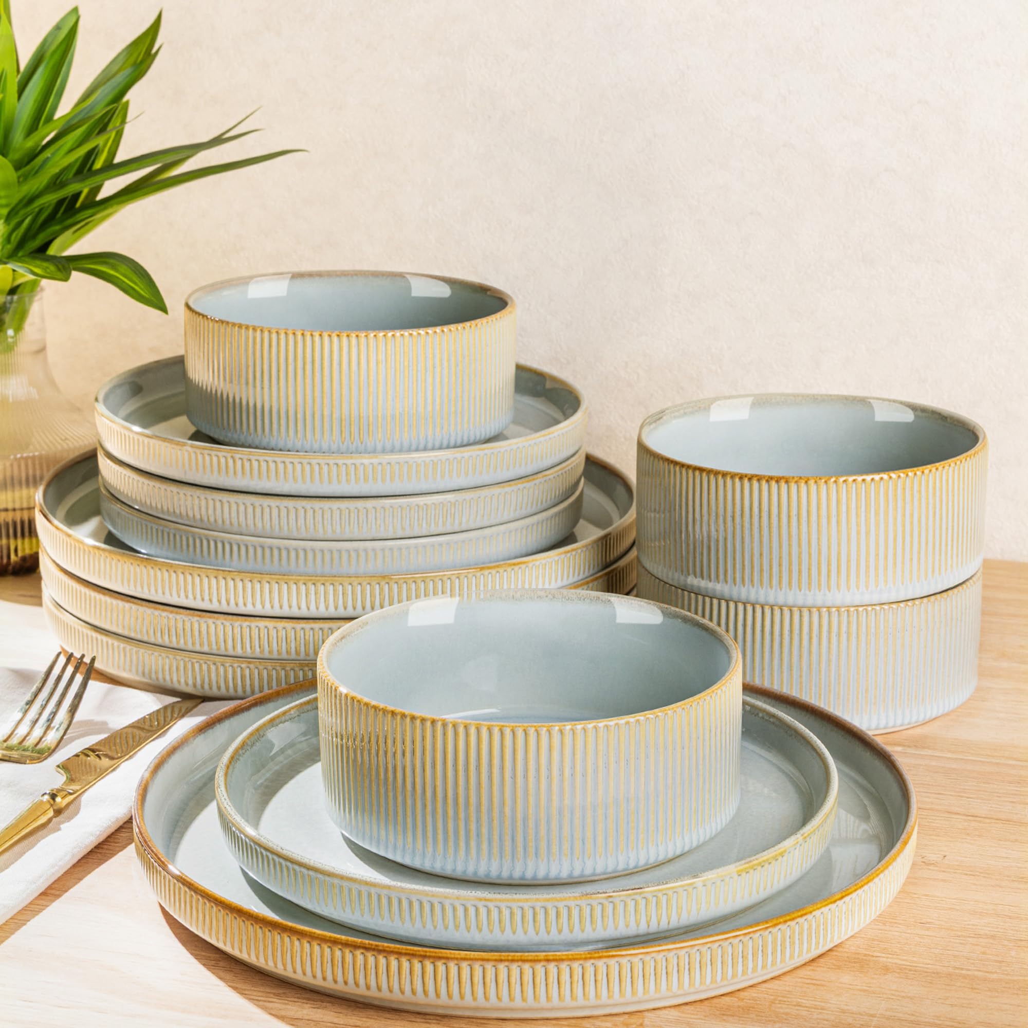 TheTerra Ceramic Dinnerware Sets for 4, 12 Pieces Porcelain Lightweight Speckled Plates and Bowls Sets, Scratch Resistant Dish Set, Oven & Microwave & Dishwasher Safe