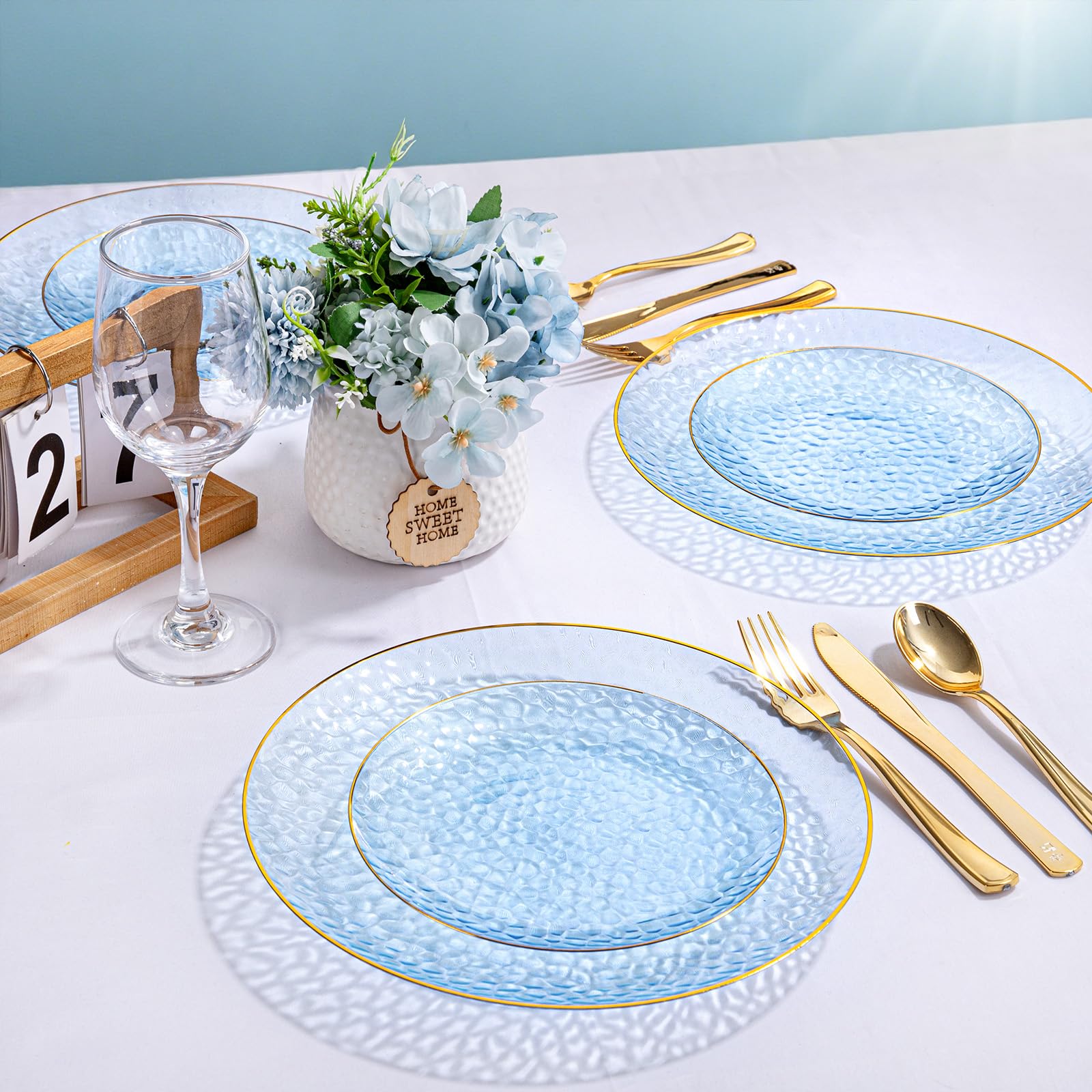 DaYammi 100 Pcs Clear Gold Plastic Plates, Hammered Party Plate, Fancy Plastic Plates Disposable Clear Disposable Dessert Platos, 7 Inch Heavy duty Plastic Dessert Platos for Party & Wedding