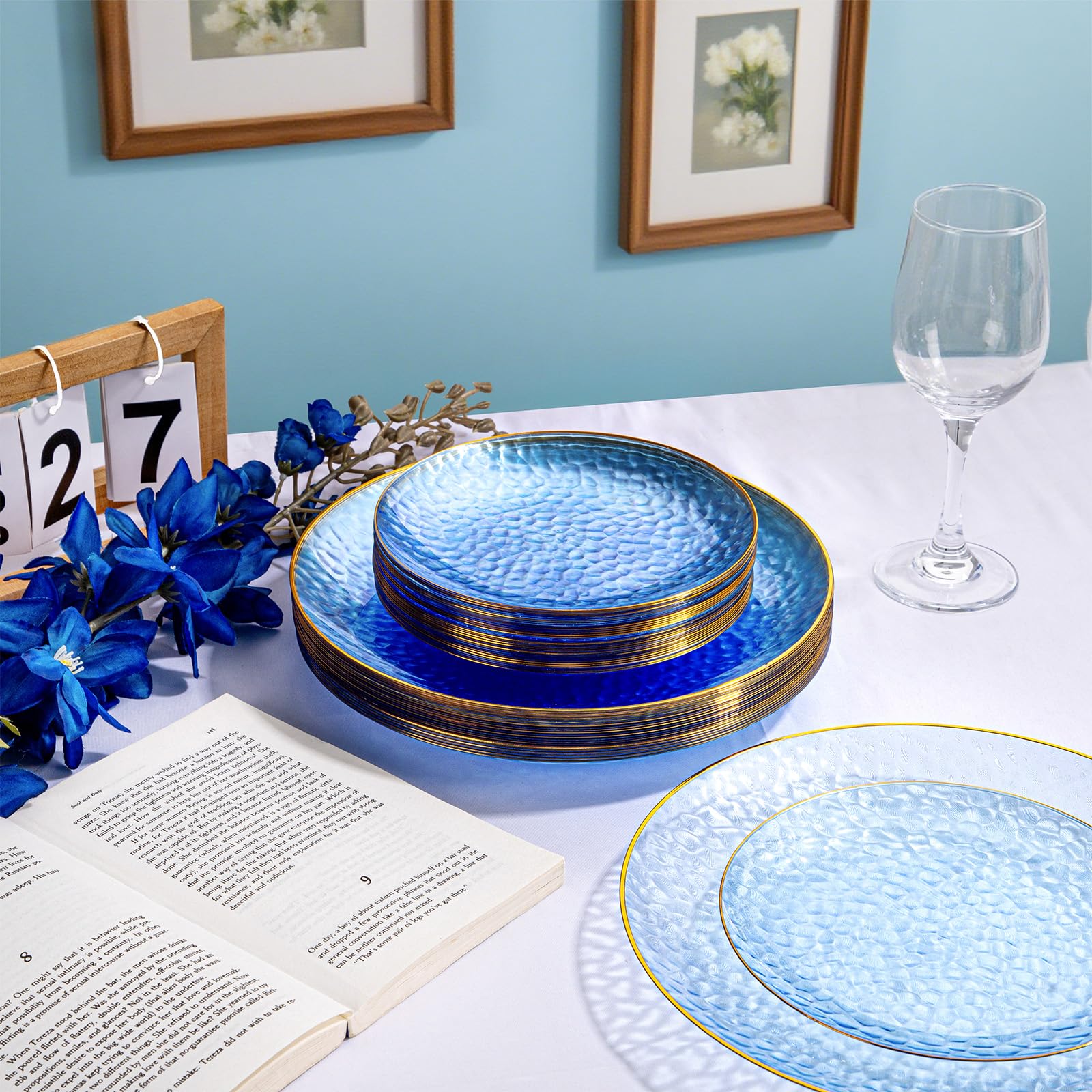 DaYammi 100 Pcs Clear Gold Plastic Plates, Hammered Party Plate, Fancy Plastic Plates Disposable Clear Disposable Dessert Platos, 7 Inch Heavy duty Plastic Dessert Platos for Party & Wedding