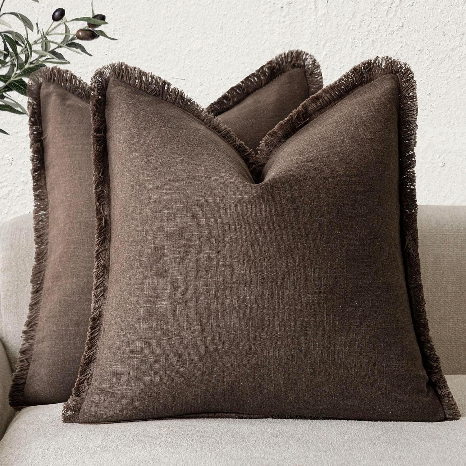 Foindtower Set of 2 Decorative Linen Fringe Throw Pillow Covers Cozy Boho Farmhouse Cushion Cover with Tassels Soft Accent Pillowcase for Couch Sofa Bed Living Room Home Decor,18×18 Inch,Navy Blue