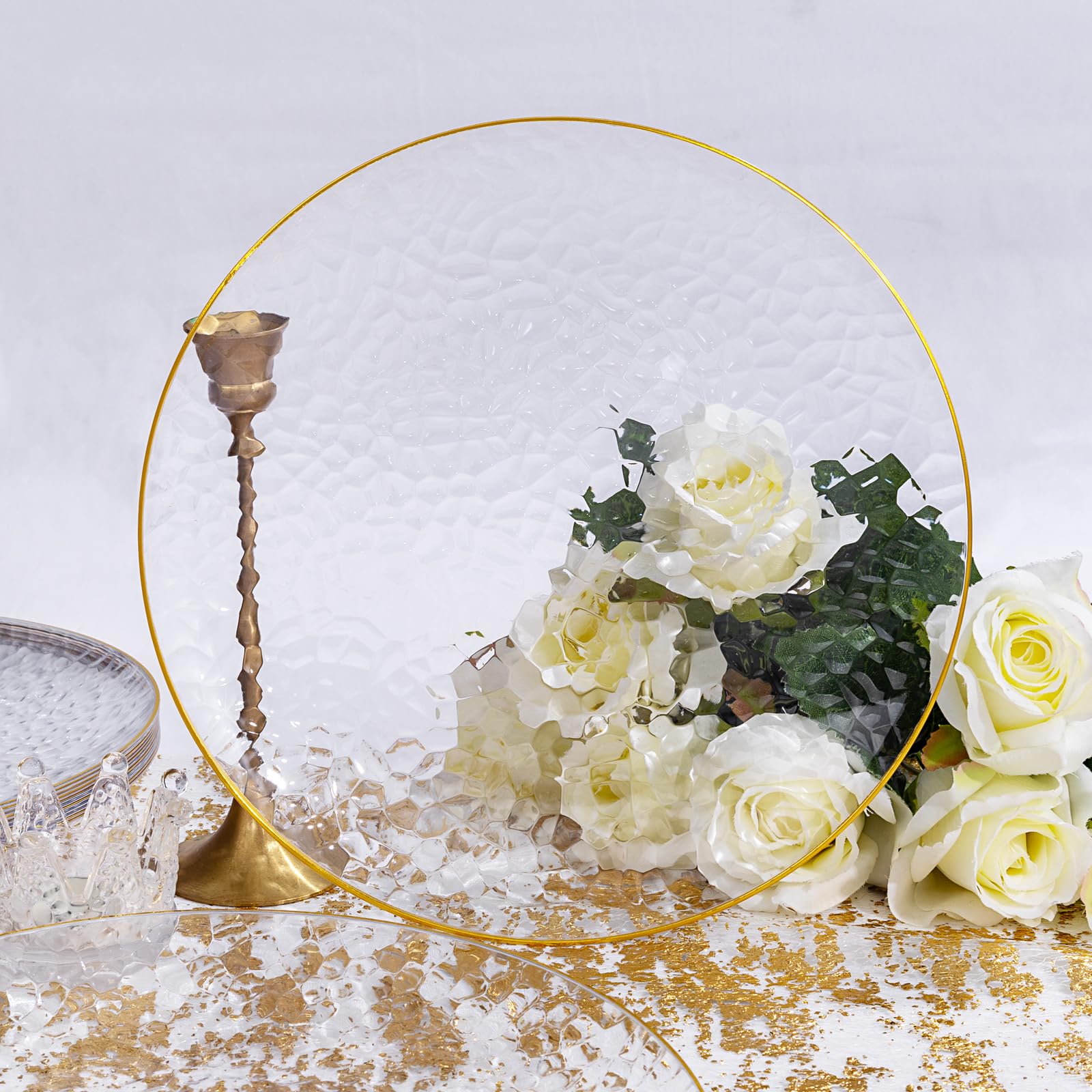 DaYammi 100 Pcs Clear Gold Plastic Plates, Hammered Party Plate, Fancy Plastic Plates Disposable Clear Disposable Dessert Platos, 7 Inch Heavy duty Plastic Dessert Platos for Party & Wedding