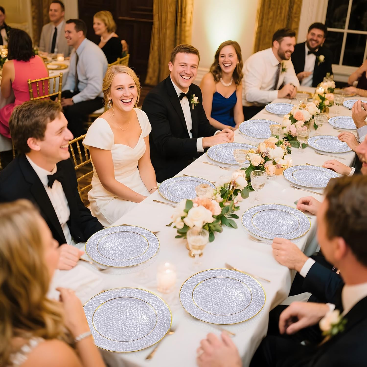 DaYammi 200Pcs Clear Plastic Plates,Clear Disposable Plates With Gold Rim,Heavy-duty Gold Plate,Hammered Party Plate Include 100 Dessert-Platos, 100 Dinner-Platos for Wedding, Party