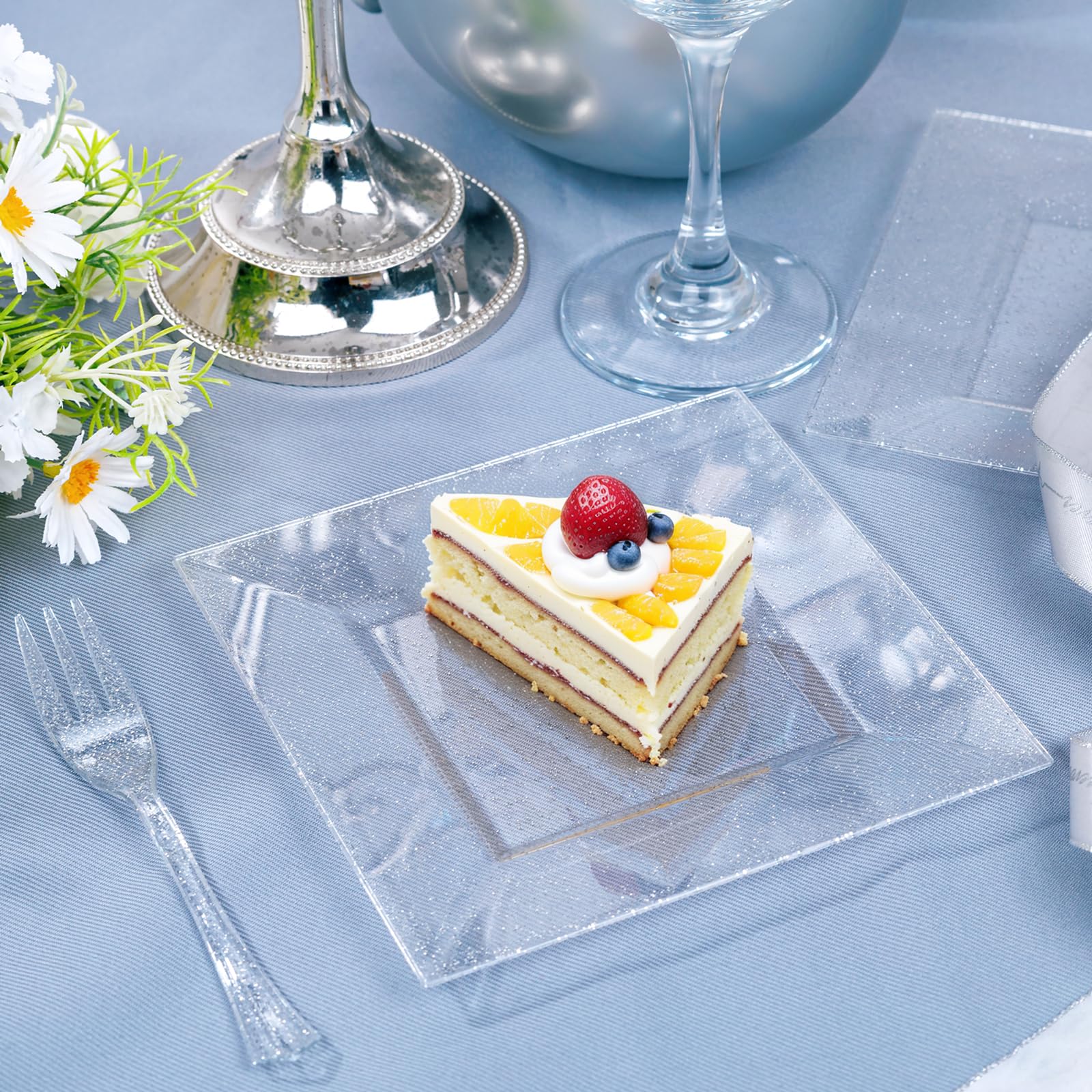 DaYammi 200Pcs Gold Dessert Plates Including 100Pcs Appetizer Plates 6",100Pcs Plastic Forks 5.7",Gold Glitter Plastic Square Plate for Party,Gold Salad Plate and Cake Forks for Party Wedding