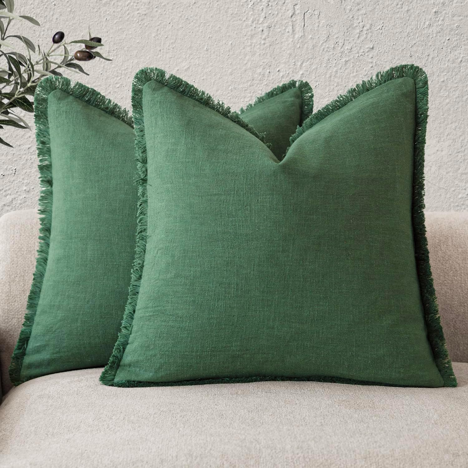 Foindtower Set of 2 Decorative Linen Fringe Throw Pillow Covers Cozy Boho Farmhouse Cushion Cover with Tassels Soft Accent Pillowcase for Couch Sofa Bed Living Room Home Decor,18×18 Inch,Navy Blue
