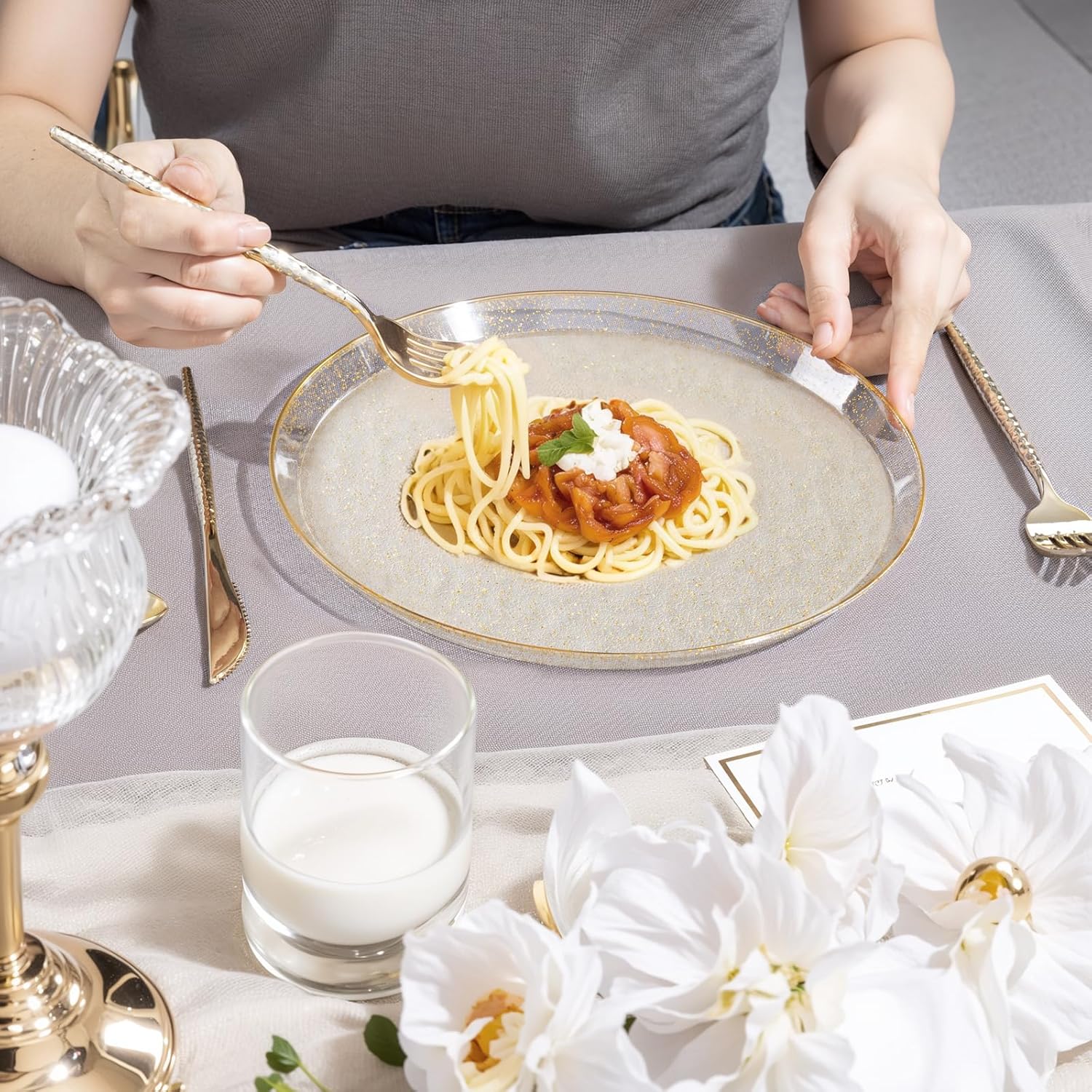 DaYammi 60PCS Gold Plastic Plates- Gold Disposable Platos,gold Party plate Include:30 Glitter plastic Dinner plates 30 Dessert Plate for Party,Plastic Plates for Party & Wedding
