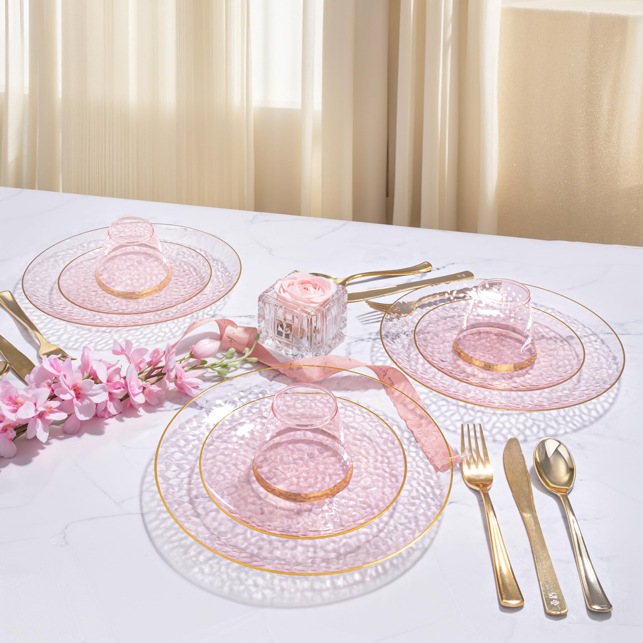 DaYammi 100 Pcs Clear Gold Plastic Plates, Hammered Party Plate, Fancy Plastic Plates Disposable Clear Disposable Dessert Platos, 7 Inch Heavy duty Plastic Dessert Platos for Party & Wedding