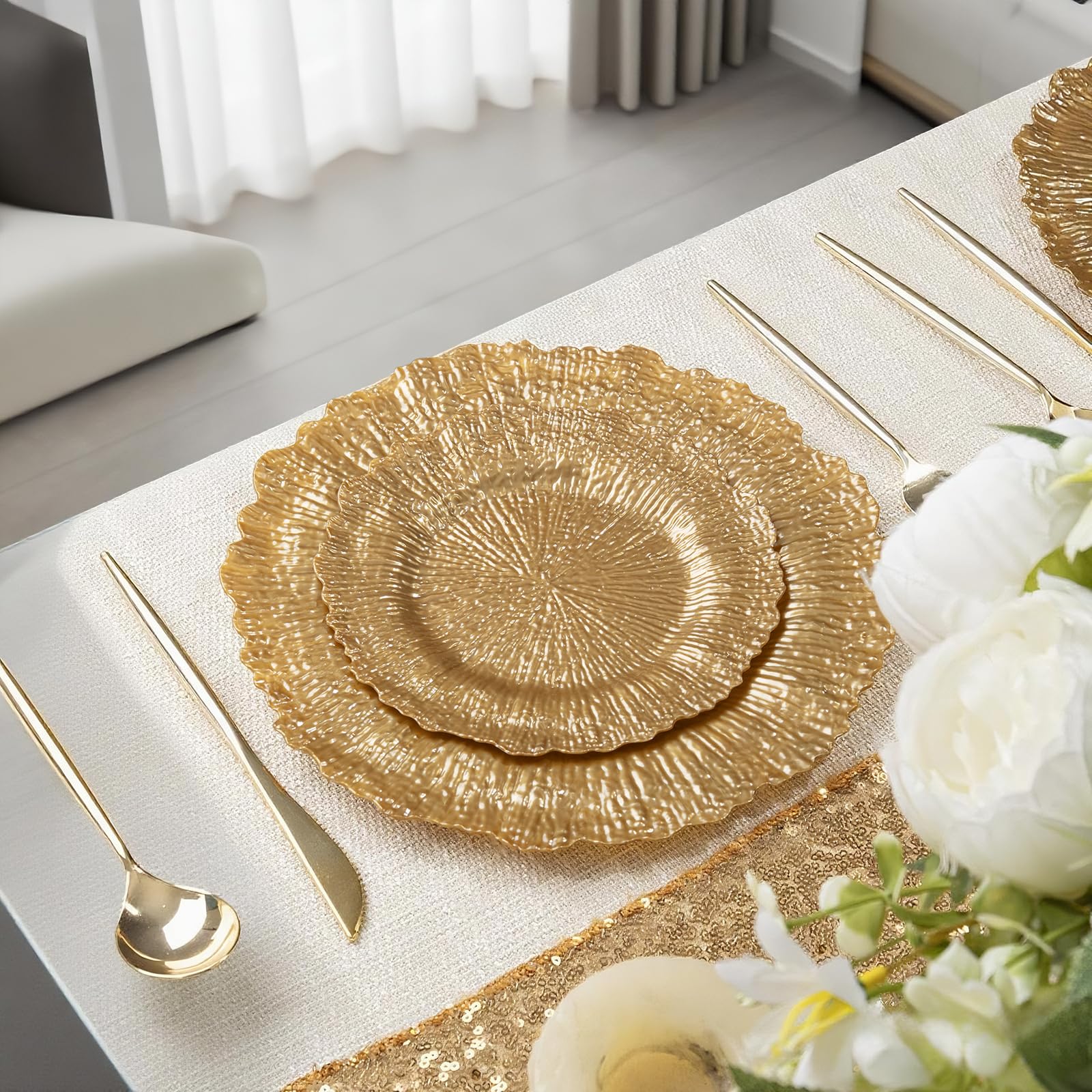 DaYammi 60Pcs Gold Plastic Plates-Elegant Gold Plates Disposable & Reusable-Heavy Duty Plastic Plates for Party Including 30 Dinner Plate, 30 Dessert Plate for Weddings,Dinner Parties