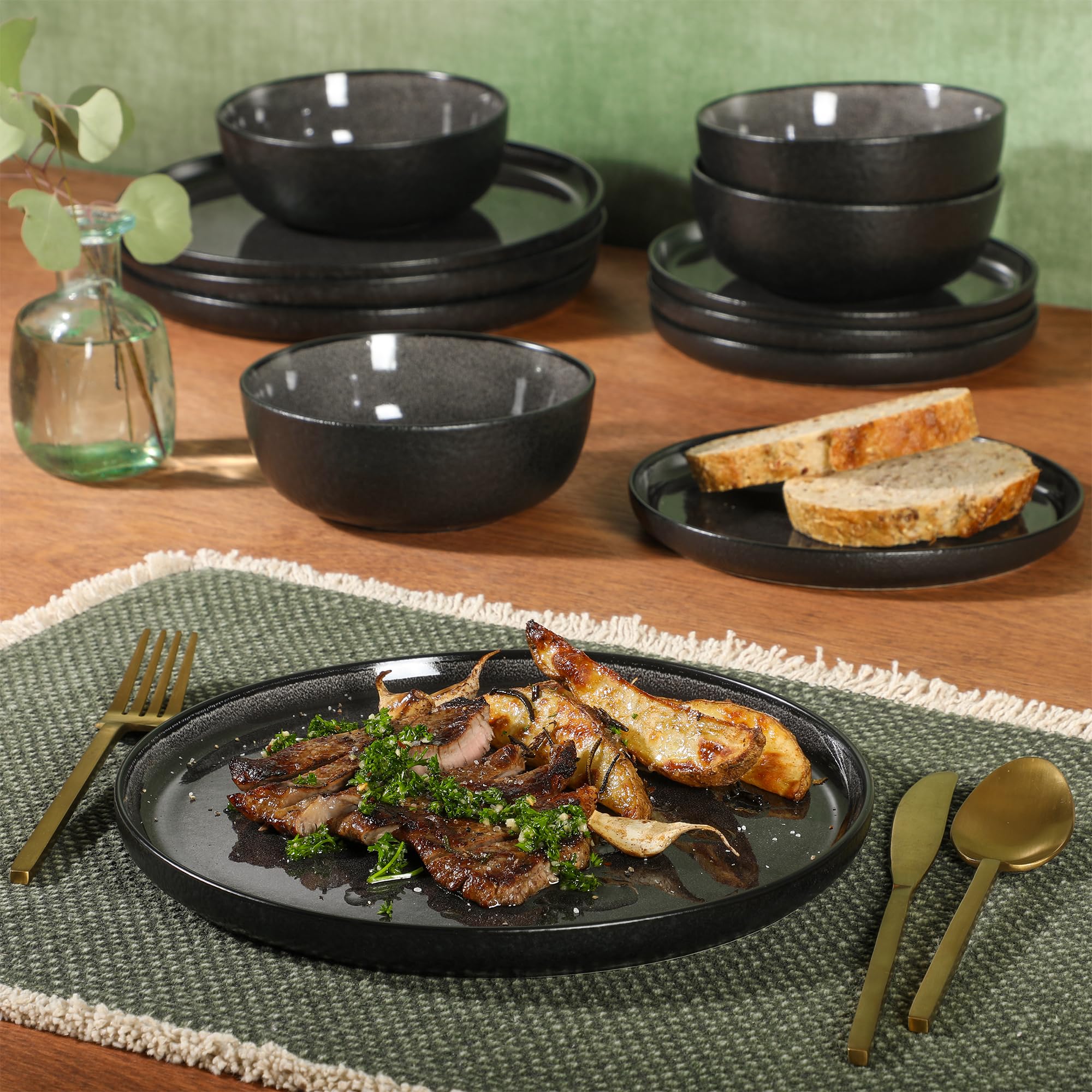 Gibson Elite Soho Lounge Square 16-Piece Dinnerware Set, Service for 4, Reactive Glaze Stoneware Plates and Bowls, Modern Dishes, Microwave & Dishwasher Safe – Red and Black