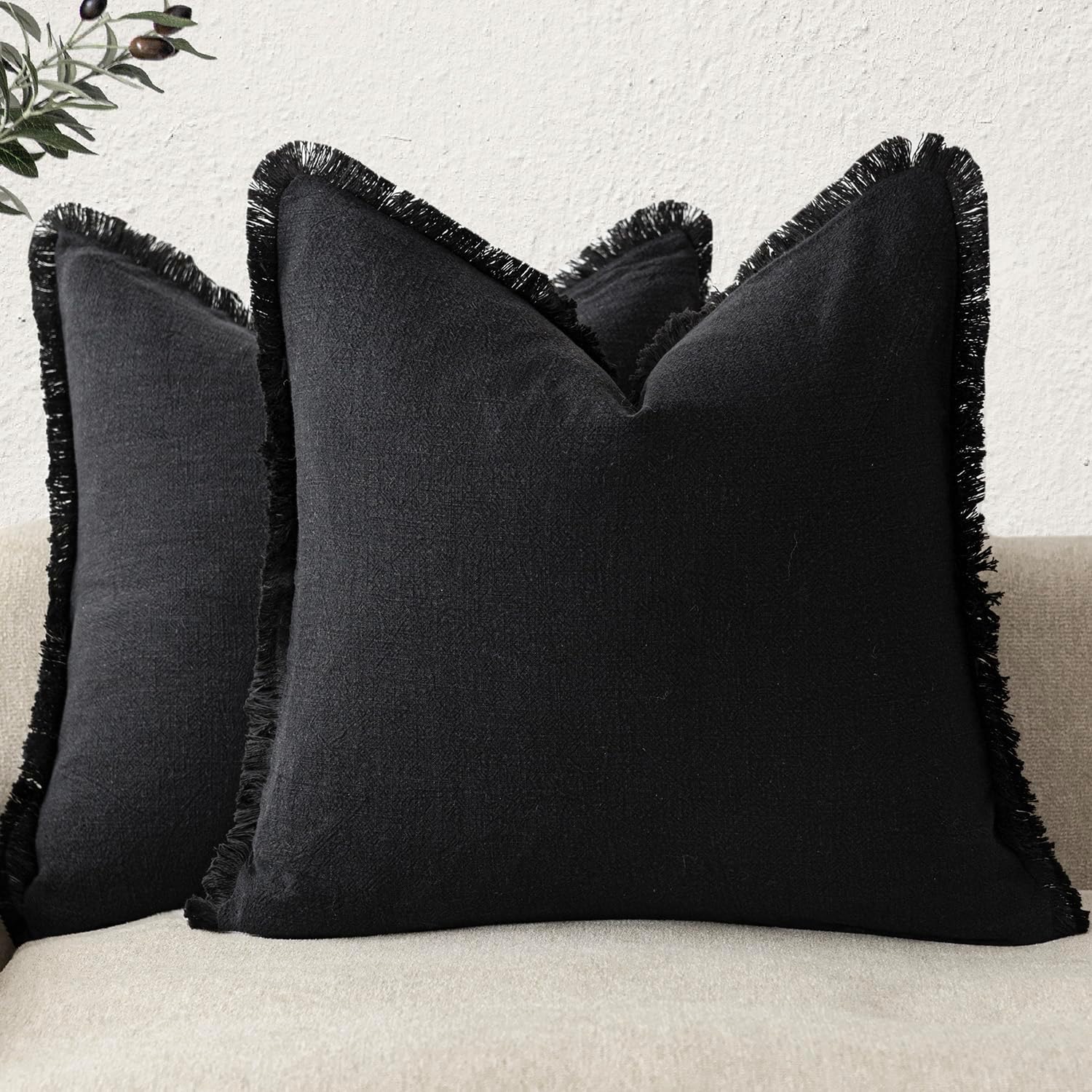 Foindtower Set of 2 Decorative Linen Fringe Throw Pillow Covers Cozy Boho Farmhouse Cushion Cover with Tassels Soft Accent Pillowcase for Couch Sofa Bed Living Room Home Decor,18×18 Inch,Navy Blue