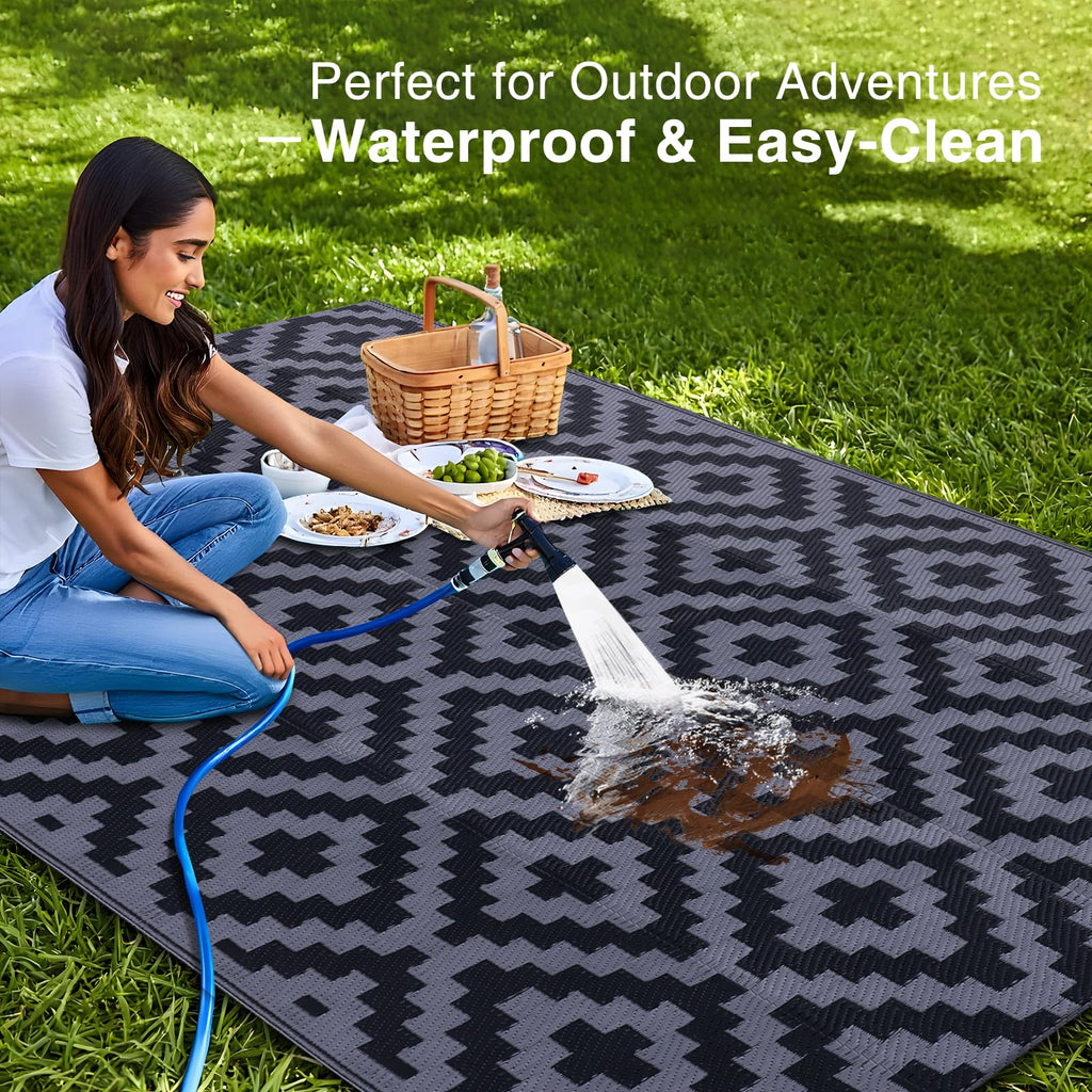 OLANLY Waterproof Outdoor Rug 5x8 ft, Outdoor Plastic Straw Rug for Camping, RV Mat Outside, Indoor Outdoor Carpet for Porch, Deck, Backyard, Balcony, Picnic, Black & White