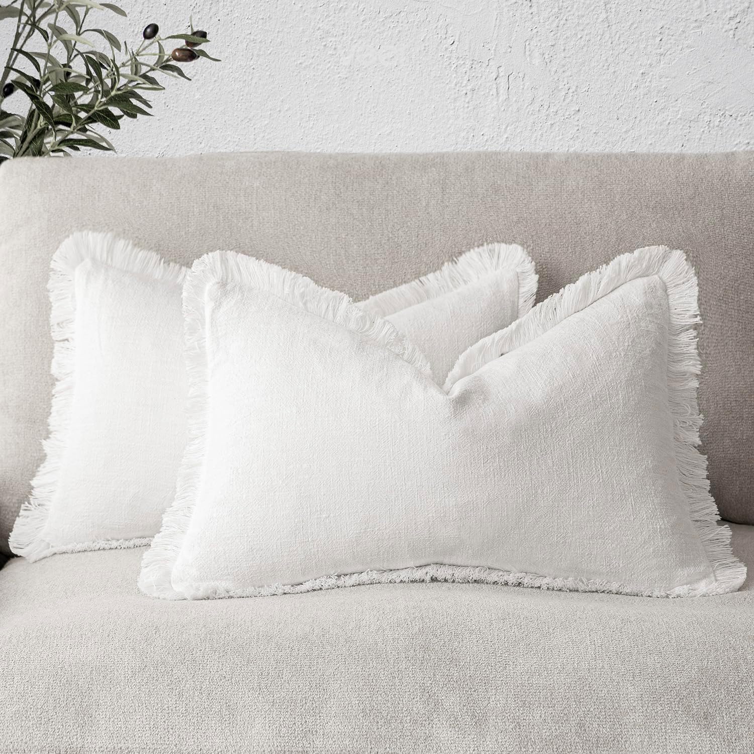 Foindtower Set of 2 Decorative Linen Fringe Throw Pillow Covers Cozy Boho Farmhouse Cushion Cover with Tassels Soft Accent Pillowcase for Couch Sofa Bed Living Room Home Decor,18×18 Inch,Navy Blue