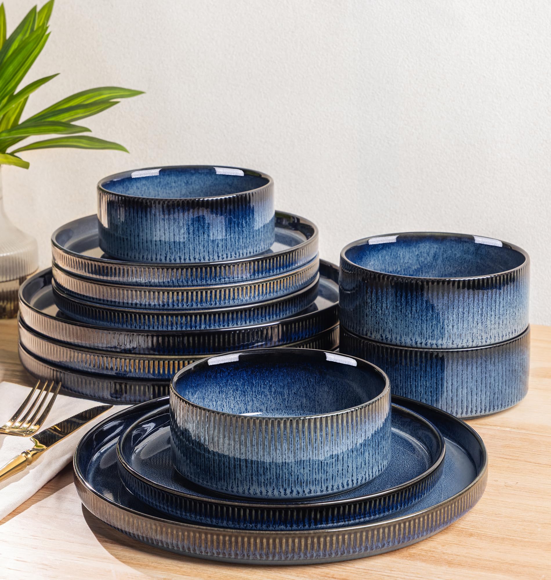 TheTerra Ceramic Dinnerware Sets for 4, 12 Pieces Porcelain Lightweight Speckled Plates and Bowls Sets, Scratch Resistant Dish Set, Oven & Microwave & Dishwasher Safe