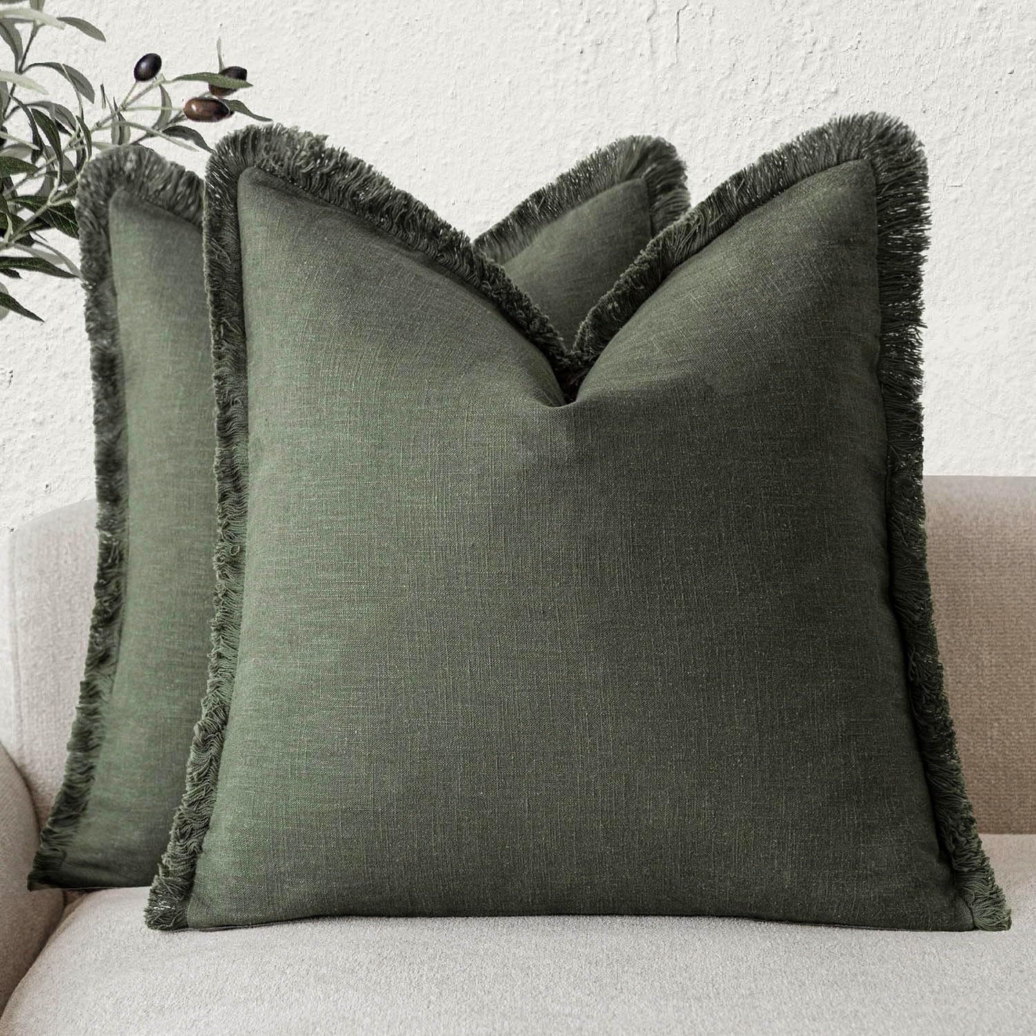 Foindtower Set of 2 Decorative Linen Fringe Throw Pillow Covers Cozy Boho Farmhouse Cushion Cover with Tassels Soft Accent Pillowcase for Couch Sofa Bed Living Room Home Decor,18×18 Inch,Navy Blue
