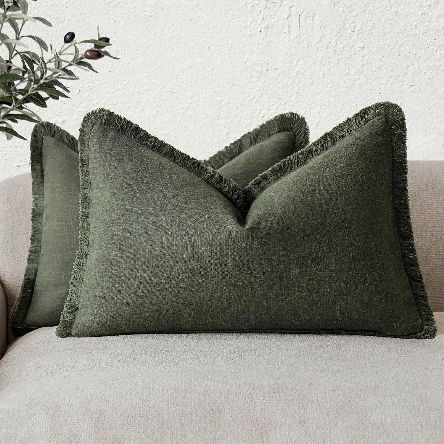 Foindtower Set of 2 Decorative Linen Fringe Throw Pillow Covers Cozy Boho Farmhouse Cushion Cover with Tassels Soft Accent Pillowcase for Couch Sofa Bed Living Room Home Decor,18×18 Inch,Navy Blue