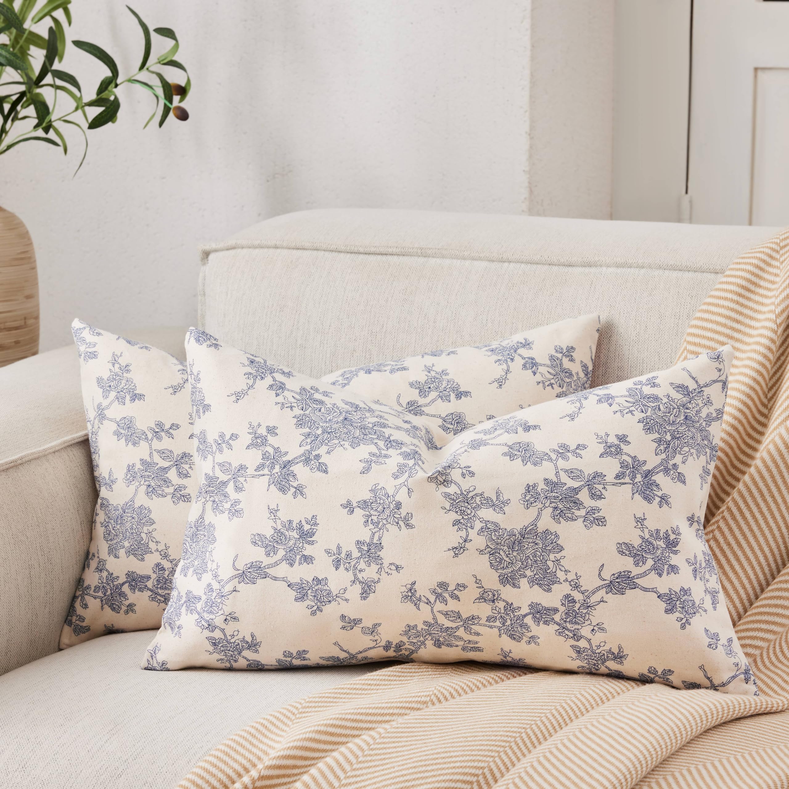 100% Cotton French Pastoral Throw Pillow Covers Set of 2, 18x18 Inch Blue Farmhouse Decorative Cushion Covers for Sofa Bed Living Room Home Decor