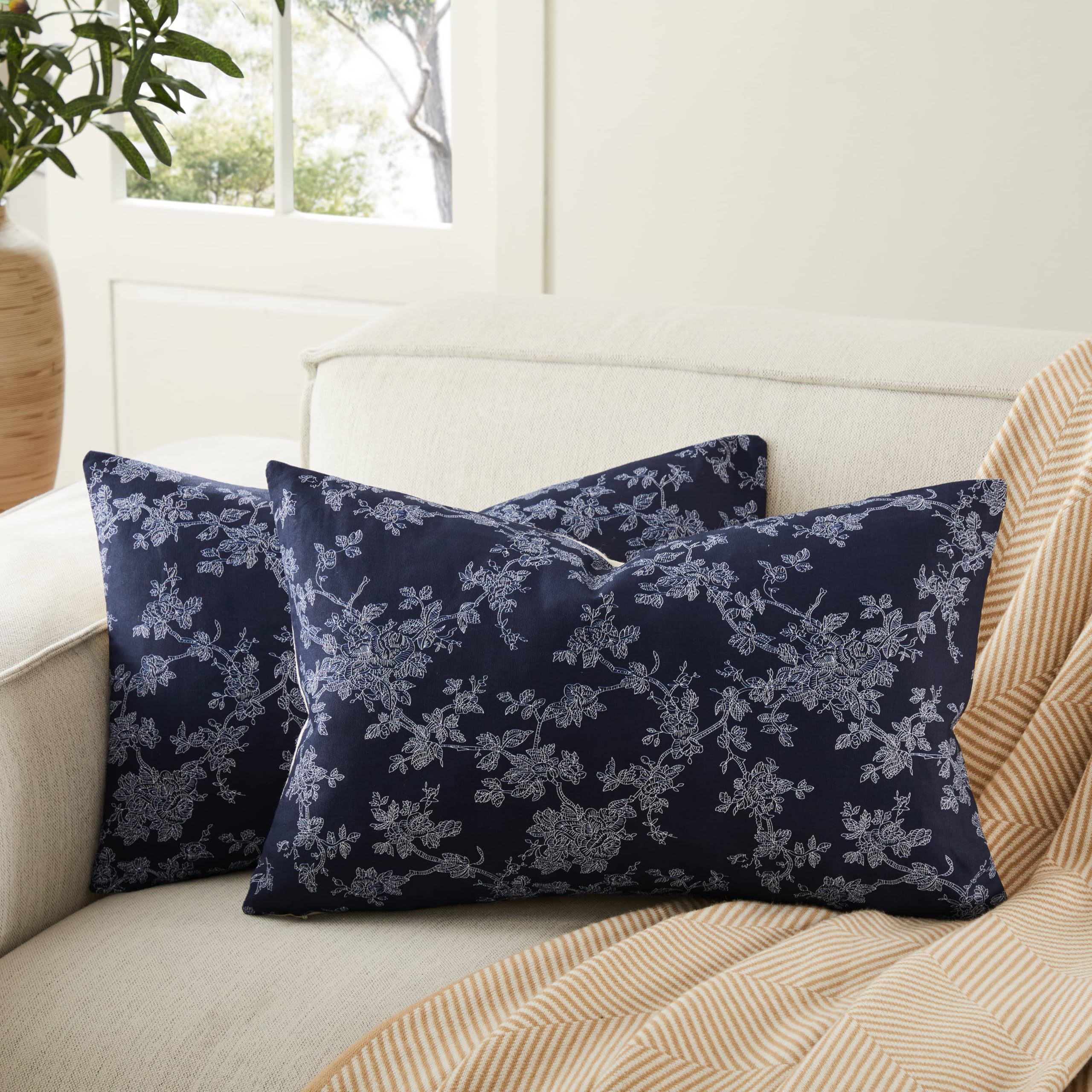100% Cotton French Pastoral Throw Pillow Covers Set of 2, 18x18 Inch Blue Farmhouse Decorative Cushion Covers for Sofa Bed Living Room Home Decor