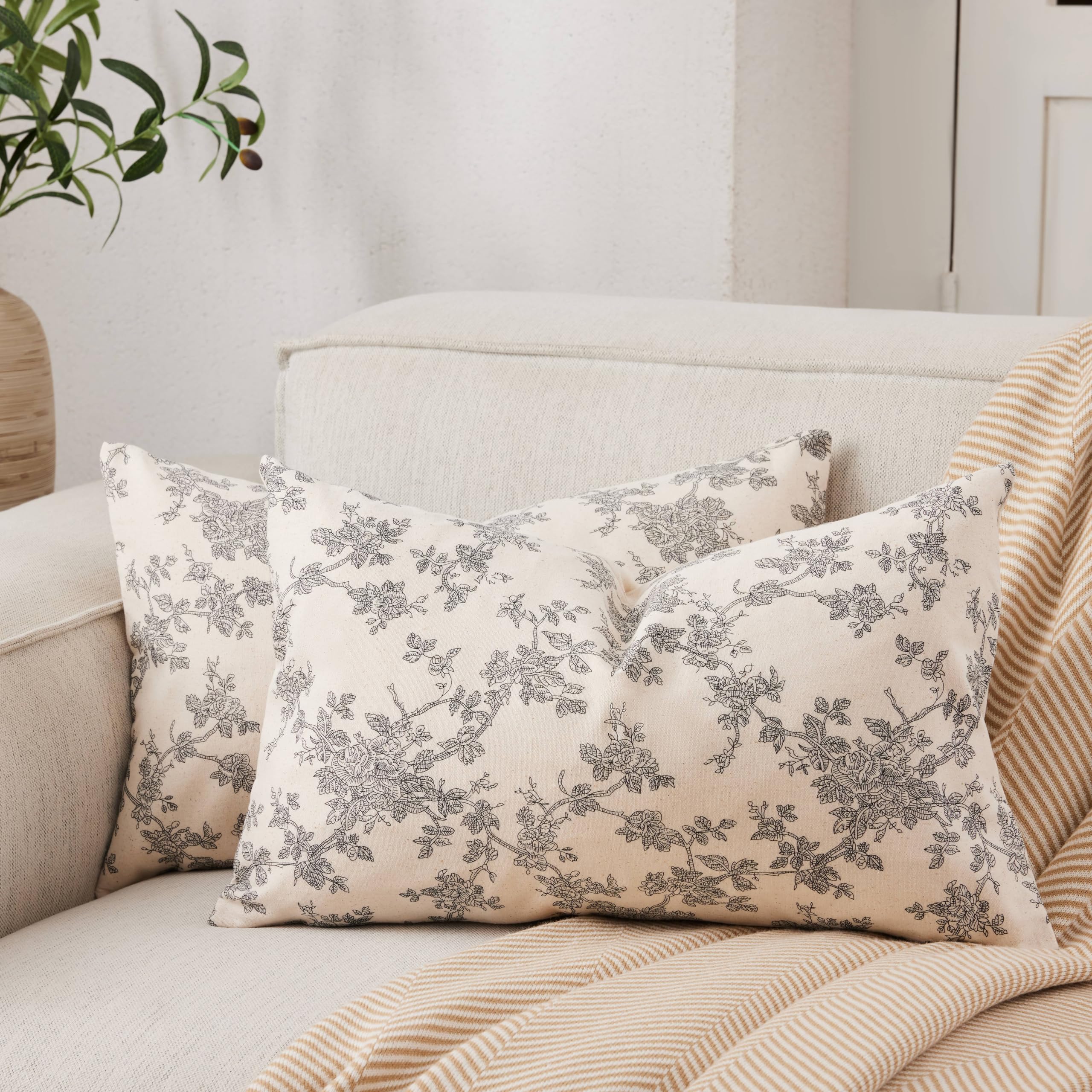 100% Cotton French Pastoral Throw Pillow Covers Set of 2, 18x18 Inch Blue Farmhouse Decorative Cushion Covers for Sofa Bed Living Room Home Decor