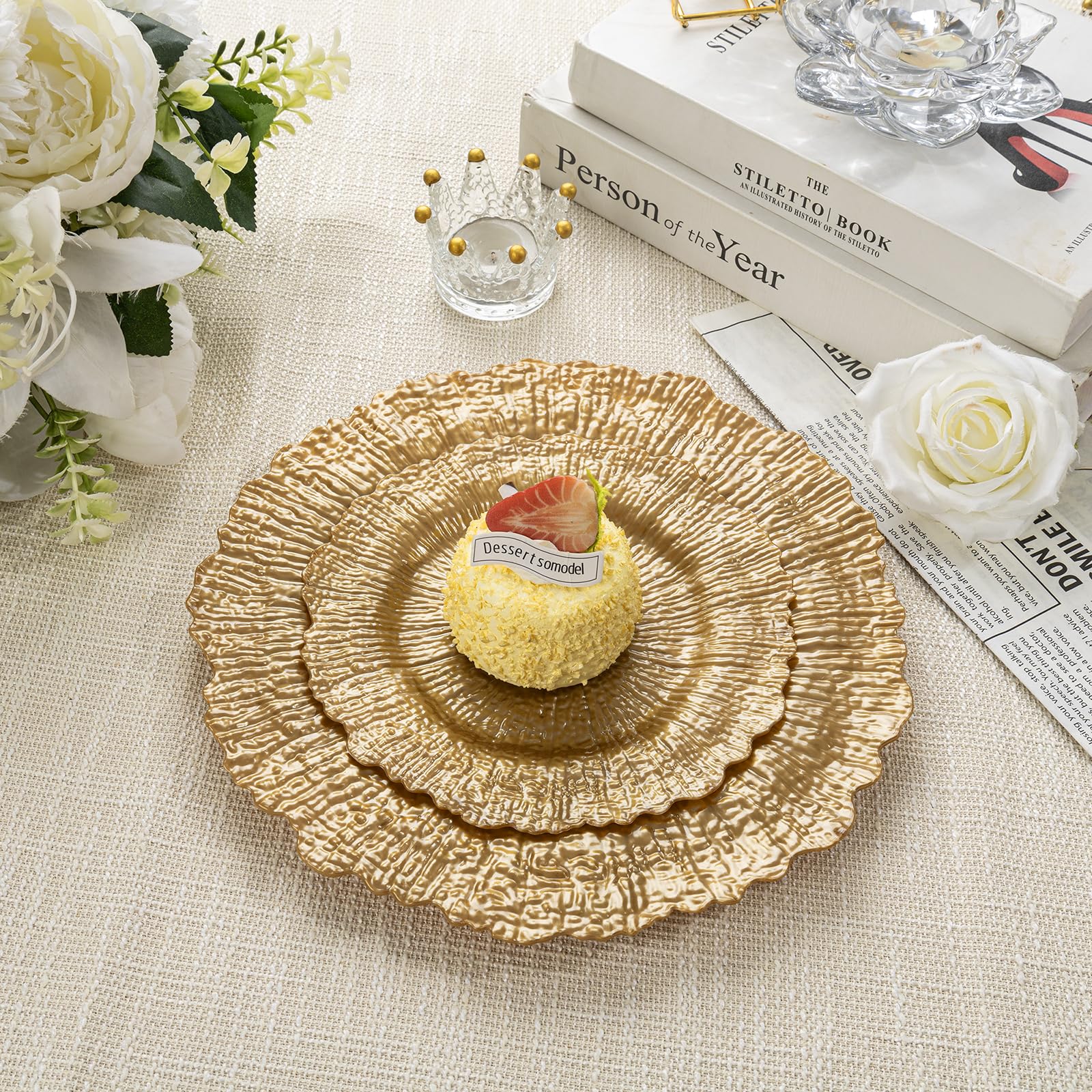 DaYammi 60Pcs Gold Plastic Plates-Elegant Gold Plates Disposable & Reusable-Heavy Duty Plastic Plates for Party Including 30 Dinner Plate, 30 Dessert Plate for Weddings,Dinner Parties