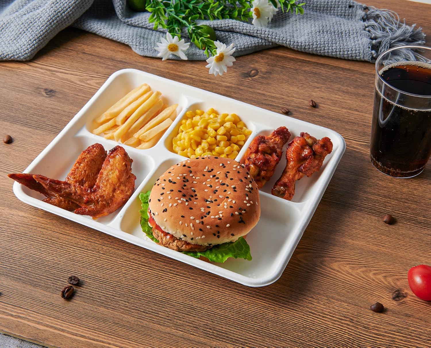 Vplus 500 Pack 5 Compartment Plates and 500 Pack 10 Inch 3 Compartment Plates