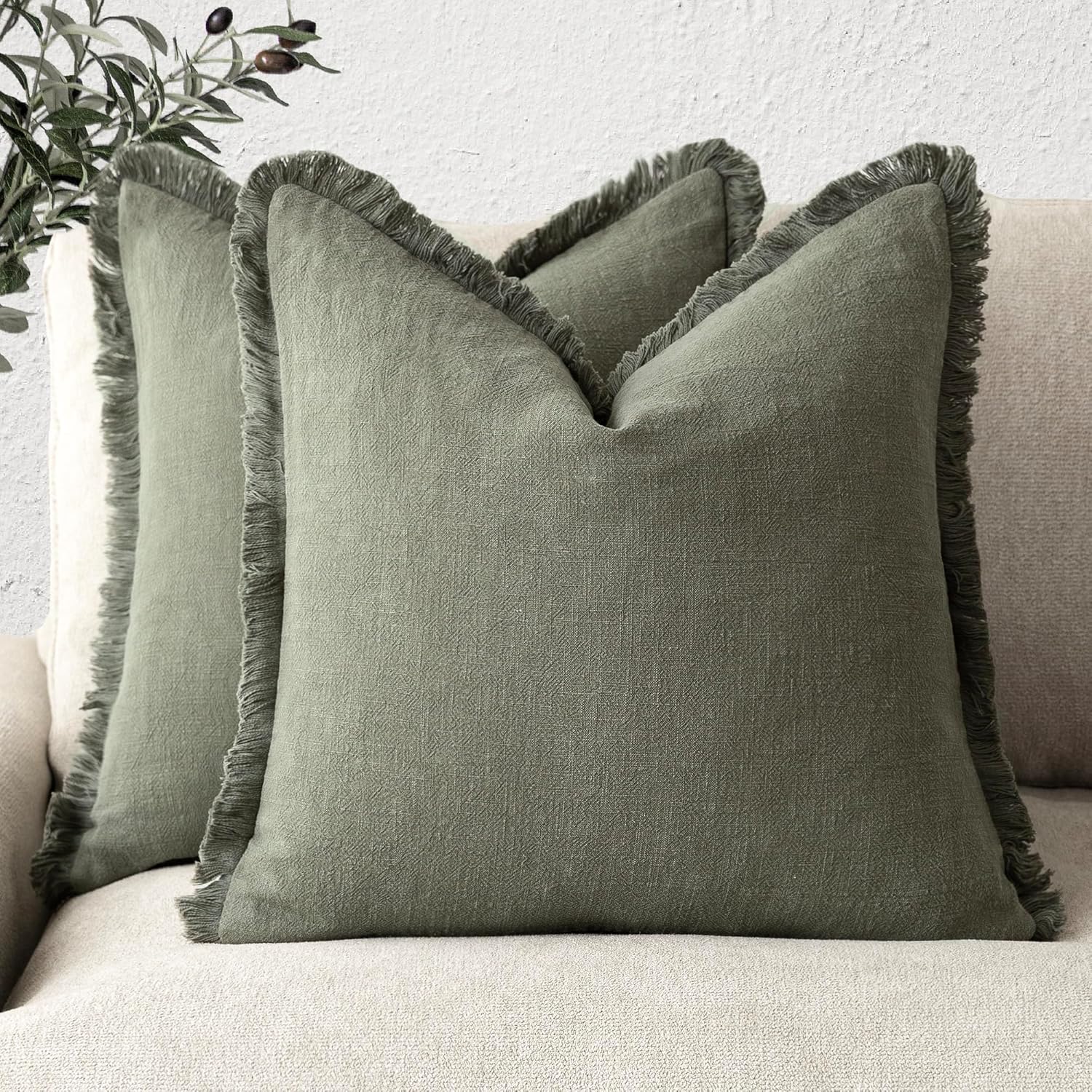 Foindtower Set of 2 Decorative Linen Fringe Throw Pillow Covers Cozy Boho Farmhouse Cushion Cover with Tassels Soft Accent Pillowcase for Couch Sofa Bed Living Room Home Decor,18×18 Inch,Navy Blue