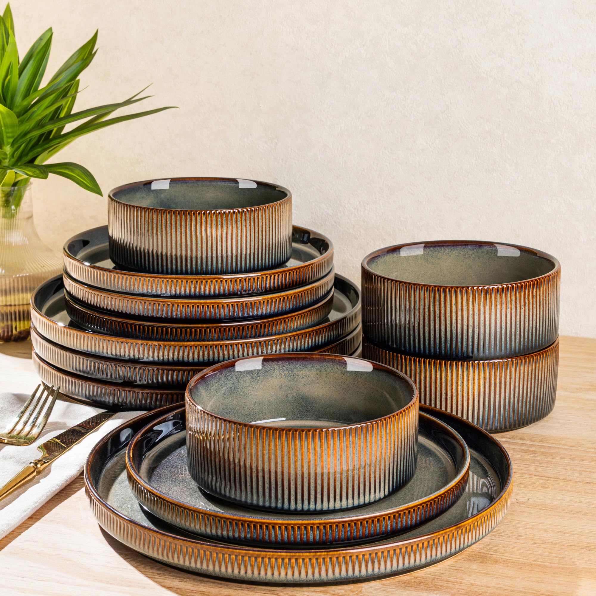 TheTerra Ceramic Dinnerware Sets for 4, 12 Pieces Porcelain Lightweight Speckled Plates and Bowls Sets, Scratch Resistant Dish Set, Oven & Microwave & Dishwasher Safe