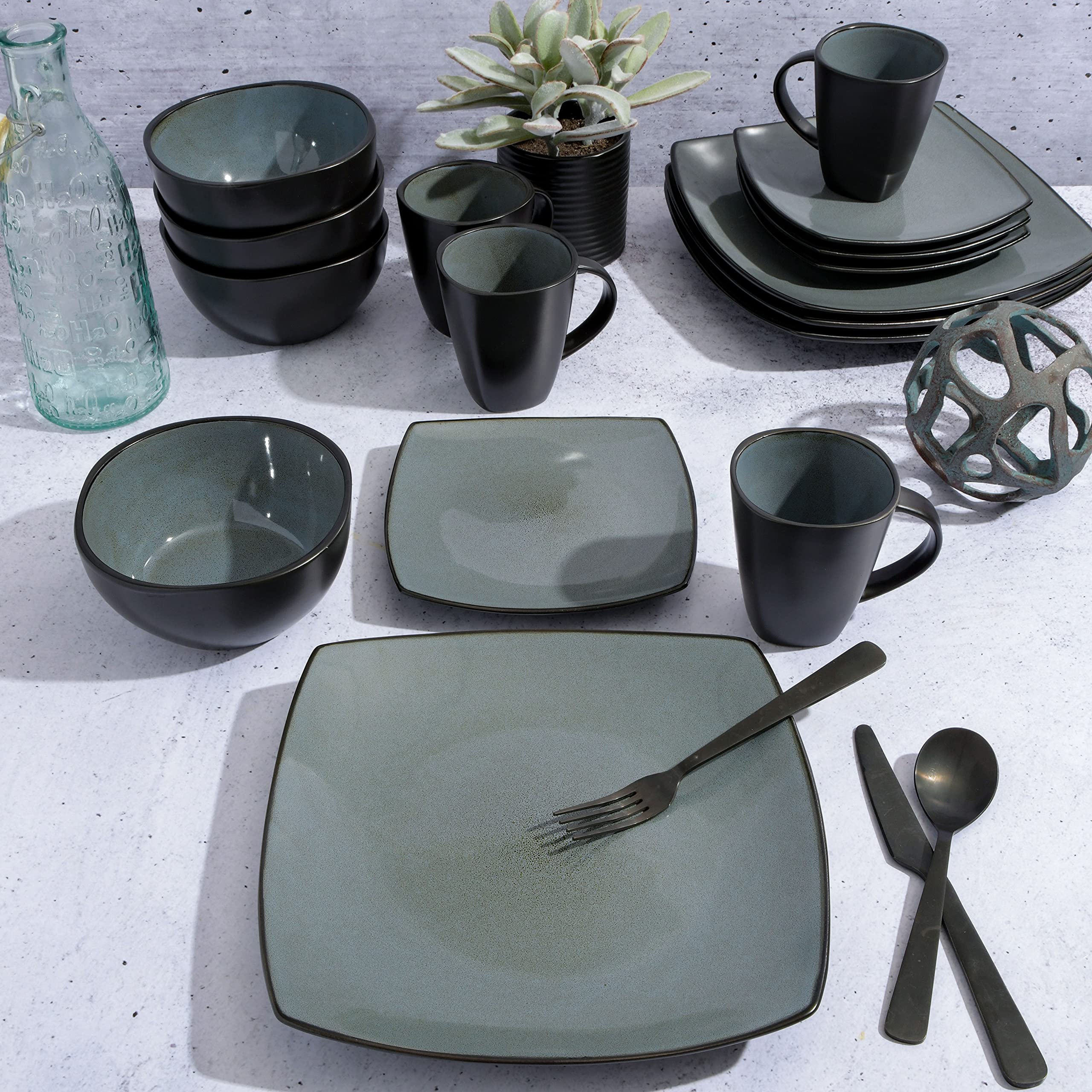 Gibson Elite Soho Lounge Square 16-Piece Dinnerware Set, Service for 4, Reactive Glaze Stoneware Plates and Bowls, Modern Dishes, Microwave & Dishwasher Safe – Red and Black