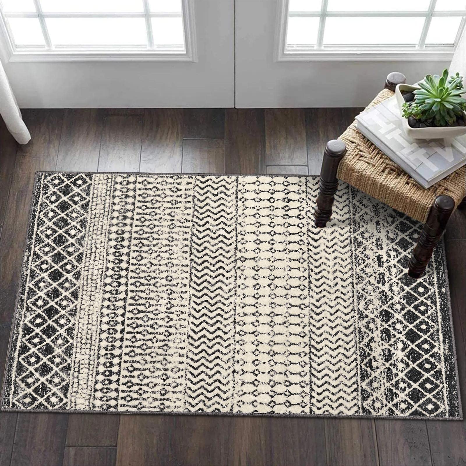 Moroccan Washable Rugs, 2x3 Light Grey Rug Non-Slip Small Distressed Entryway Rugs, Soft Low-Pile Bedroom Rug Indoor Doormat Carpet for Entryway Kitchen Bathroom