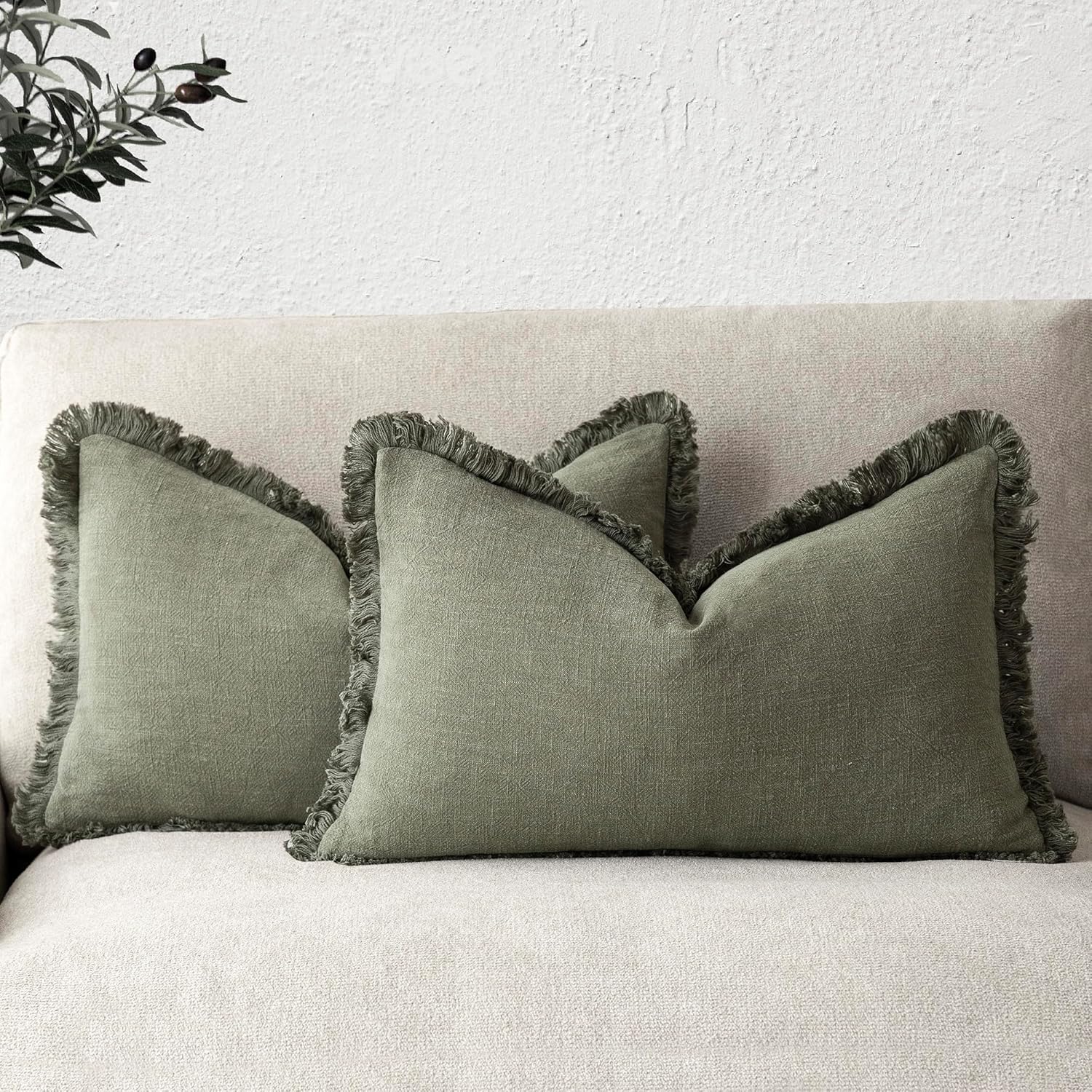 Foindtower Set of 2 Decorative Linen Fringe Throw Pillow Covers Cozy Boho Farmhouse Cushion Cover with Tassels Soft Accent Pillowcase for Couch Sofa Bed Living Room Home Decor,18×18 Inch,Navy Blue